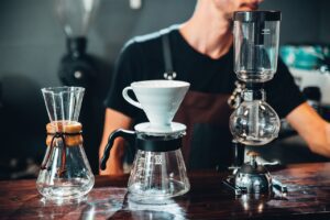 Genuss von Unterwegs-Kaffee mit Camping Kaffeemaschinen
