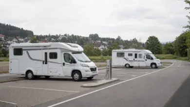 Kostenloser Wohnmobilstellplatz mit Servicestation [Bildinhalt mit KI erstellt]